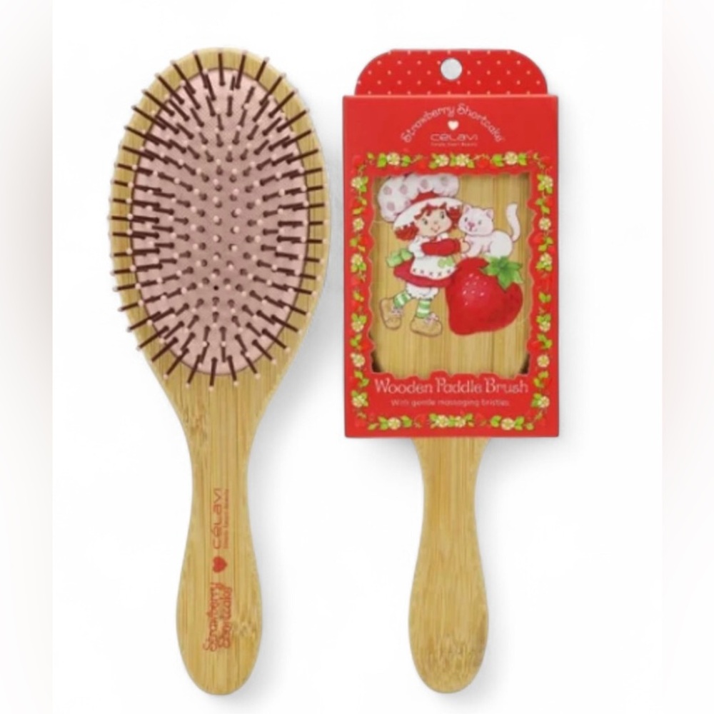 CELAVI STRAWBERRY SHORTCAKE Wooden PADDLE BRUSH